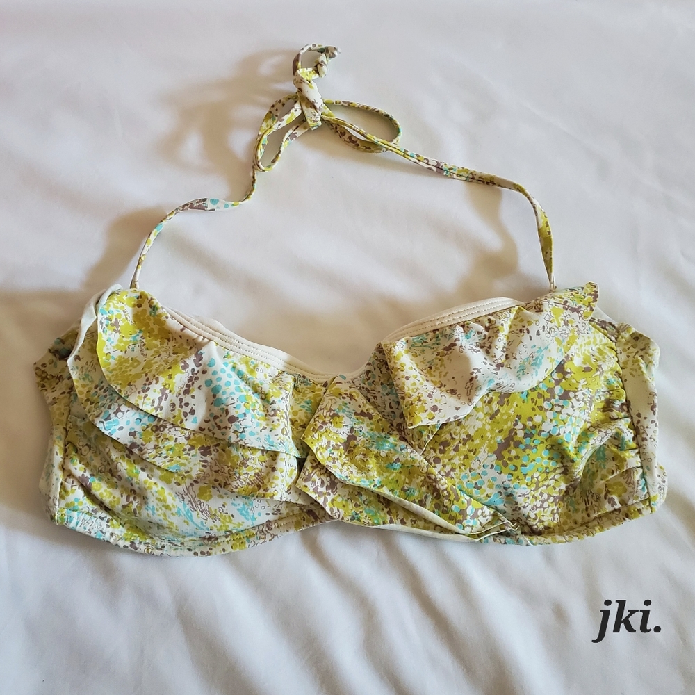 Two-Piece Women's Swimsuit - Picture 4 of 7